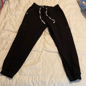 Multiple pocket figs jogger. Limited addition